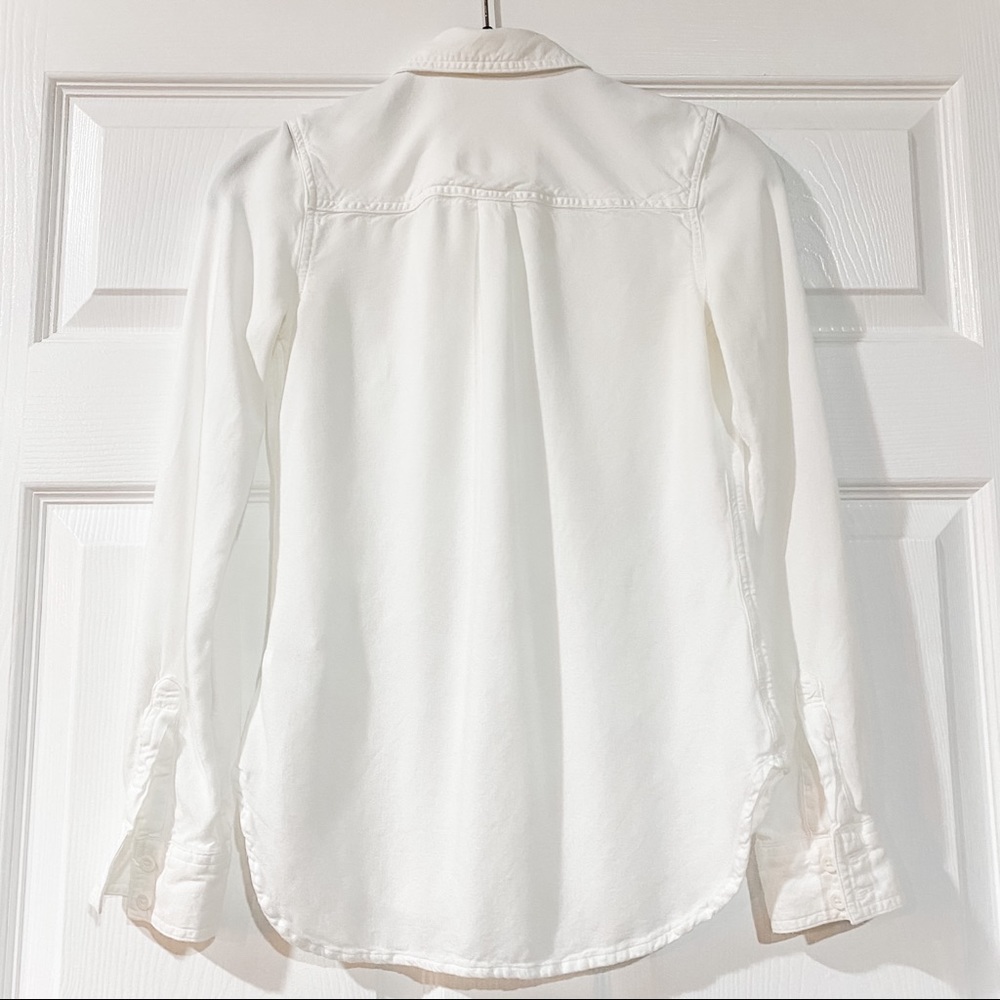 Mossimo button down with pockets - Picture 2 of 2